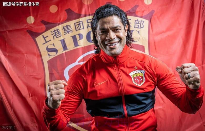 意外吗？上港官宣4名新援加盟，却引发球迷吐槽，心理落差极大！